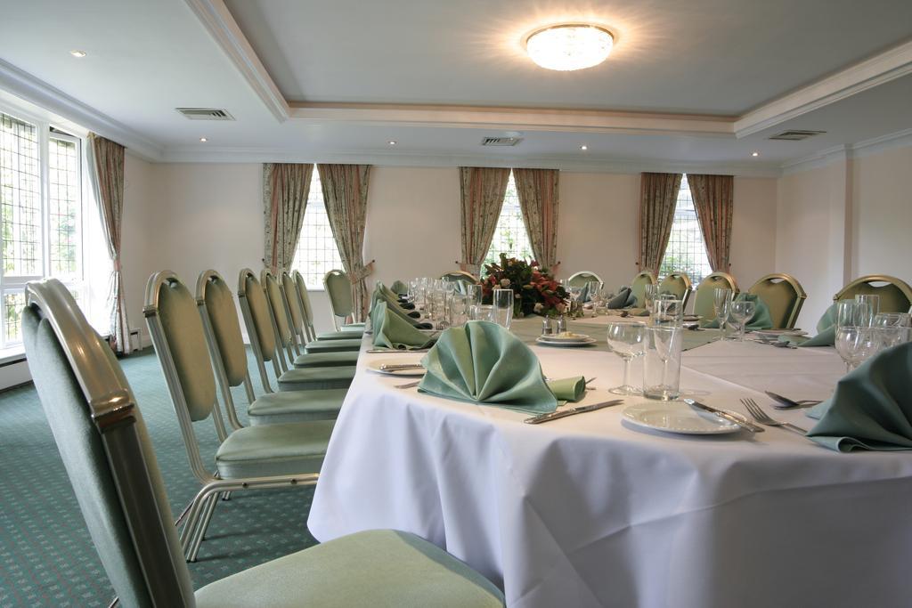 Swallow Churchgate Hotel ฮาร์โลว์ ร้านอาหาร รูปภาพ